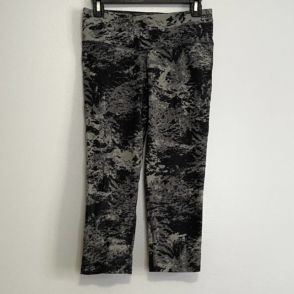 Nike Dri-Fit Grey Black Capri Leggings Pants